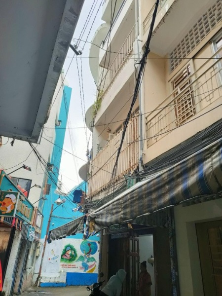 Bán gấp nhà 3 tầng giá siêu rẻ tại Đường Hoàng Diệu, Phường 12, Quận 4, Hồ Chí Minh